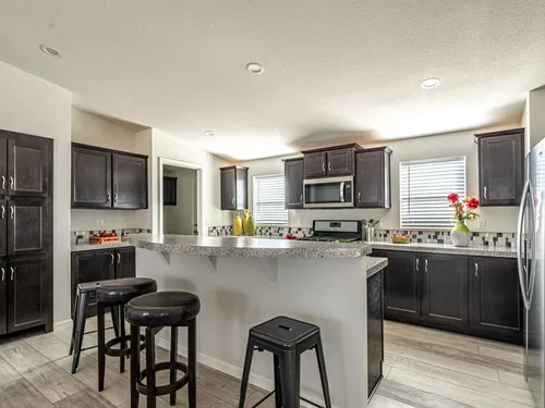 Canyon Lake 28563G kitchen